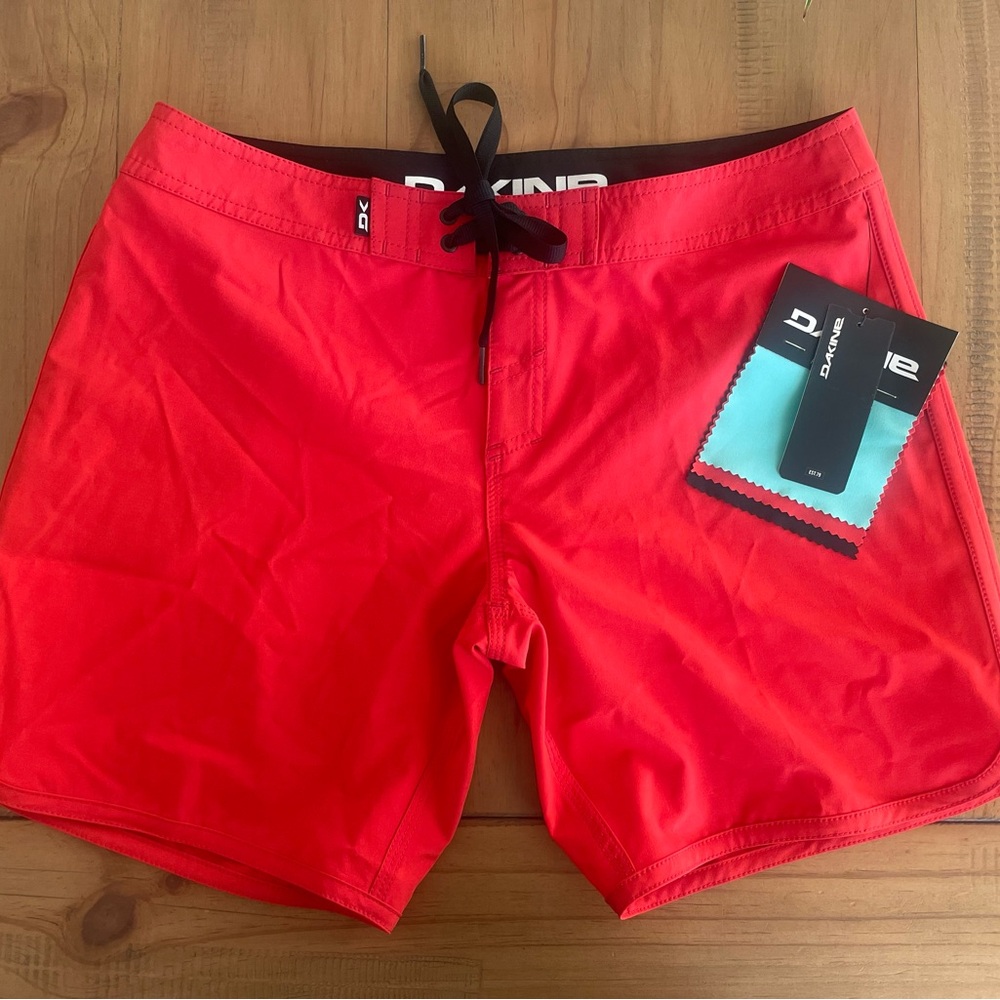 Dakine Womens Freeride 7” Bermuda Boardshorts: 28”